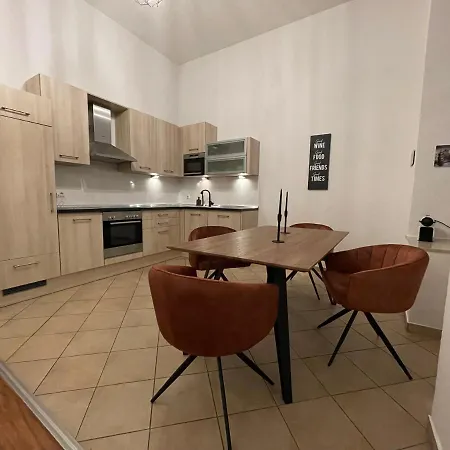 Ferienwohnung Wohlfuehlen In Perfekter Lage Dresden Exterior foto